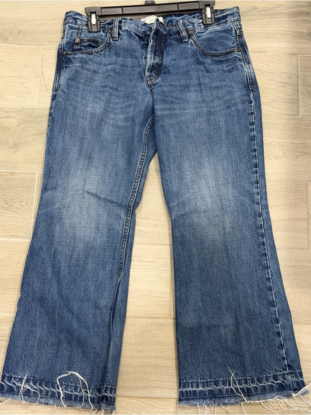 Free People Distressed Button-Fly Raw Frayed-Hem Crop Jean Size 29